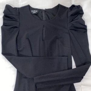 NWOT Bebe Long Sleeved Peplum Keyhole Dress w/Split